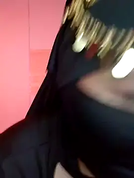 Snapshot of sahara1_ chatting on 10-12-25, 10:58 sahara1 online show from 10-12-25, 10:58