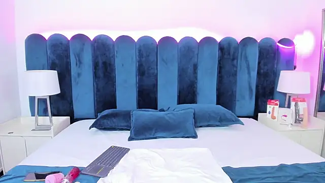 Snapshot of VanessaParis__ chatting on 11-05-25, 09:26 VanessaParis online show from 11-05-25, 09:26