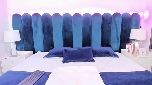 Snapshot of VanessaParis__ chatting on 11-07-25, 09:04 VanessaParis online show from 11-07-25, 09:04