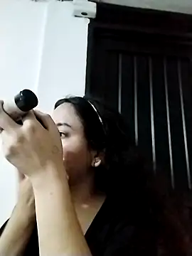 Snapshot of ChloeNoire chatting on 10-12-25, 02:32 ChloeNoire online show from 10-12-25, 02:32