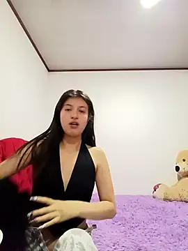 Snapshot of SALOME-28_ chatting on 04-15-26, 11:49 SALOME-28 online show from 04-15-26, 11:49