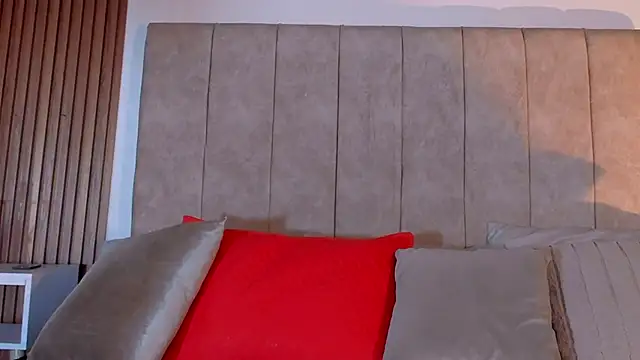 Lauraa saenz11 online show from 09-26-25, 11:03