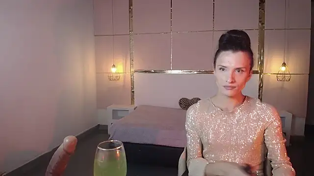 IsabelFernandez online show from 10-15-25, 06:02