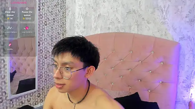 liam twiink online show from 10-18-25, 08:09