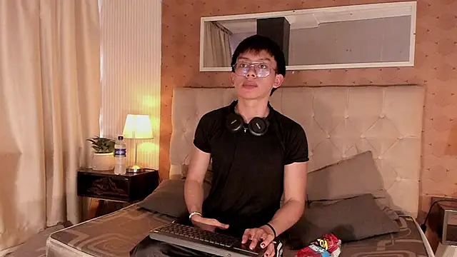 liam twiink online show from 11-12-25, 06:52