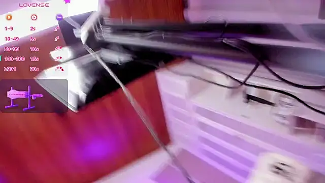 Snapshot of isa_vel chatting on 10-19-25, 07:36 isa vel online show from 10-19-25, 07:36