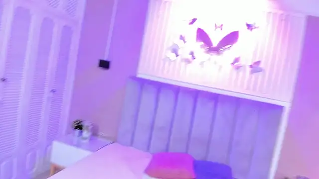 Snapshot of isa_vel chatting on 10-31-25, 07:48 isa vel online show from 10-31-25, 07:48