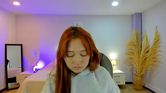 Samara Hilton 2 online show from 10-08-25, 07:55