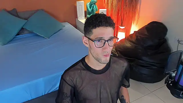 Alex Russoo online show from 09-25-25, 03:54