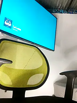 Snapshot of Mason_grey chatting on 10-05-25, 12:31 Mason grey online show from 10-05-25, 12:31