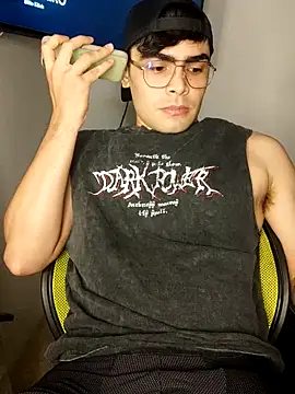 Snapshot of Mason_grey chatting on 10-05-25, 11:57 Mason grey online show from 10-05-25, 11:57