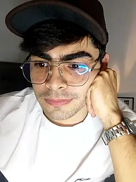 Snapshot of Mason_grey chatting on 10-13-25, 11:27 Mason grey online show from 10-13-25, 11:27