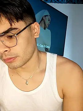 Snapshot of Mason_grey chatting on 10-30-25, 12:06 Mason grey online show from 10-30-25, 12:06