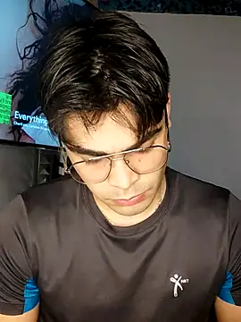 Snapshot of Mason_grey chatting on 11-04-25, 12:26 Mason grey online show from 11-04-25, 12:26