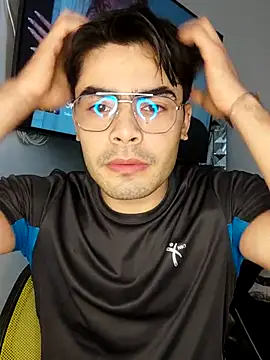 Snapshot of Mason_grey chatting on 11-13-25, 12:26 Mason grey online show from 11-13-25, 12:26