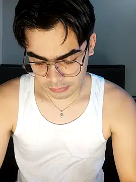 Snapshot of Mason_grey chatting on 11-15-25, 02:13 Mason grey online show from 11-15-25, 02:13