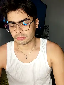 Snapshot of Mason_grey chatting on 11-17-25, 11:05 Mason grey online show from 11-17-25, 11:05