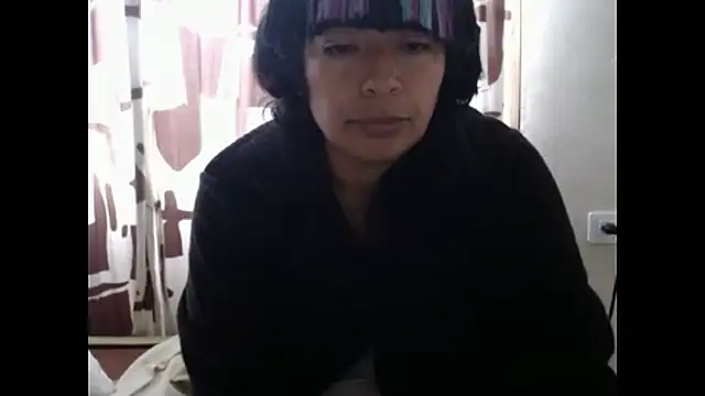 Snapshot of Acelinrose chatting on 07-20-26, 12:40 Acelinrose online show from 07-20-26, 12:40