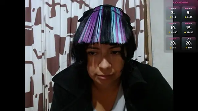Snapshot of Acelinrose chatting on 07-22-26, 01:19 Acelinrose online show from 07-22-26, 01:19
