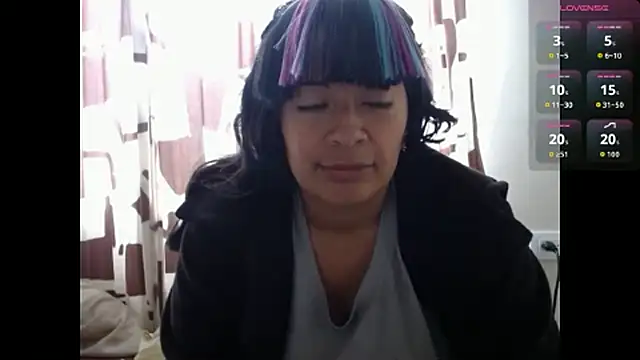 Snapshot of Acelinrose chatting on 07-22-26, 01:25 Acelinrose online show from 07-22-26, 01:25