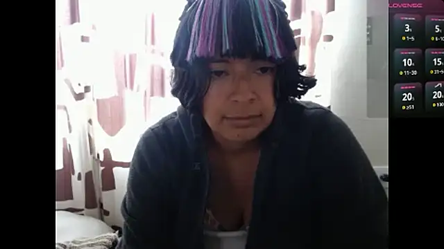 Snapshot of Acelinrose chatting on 07-28-26, 06:53 Acelinrose online show from 07-28-26, 06:53