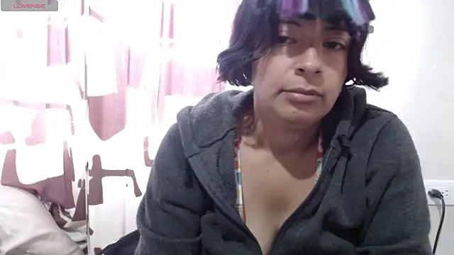 Snapshot of Acelinrose chatting on 07-29-26, 12:36 Acelinrose online show from 07-29-26, 12:36
