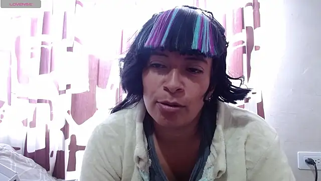 Snapshot of Acelinrose chatting on 07-30-26, 01:10 Acelinrose online show from 07-30-26, 01:10