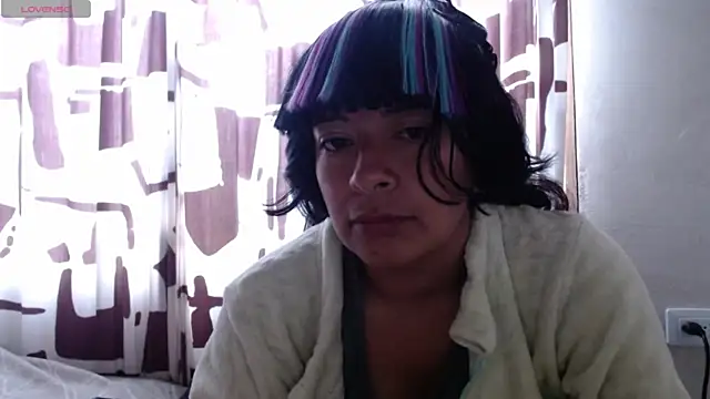 Snapshot of Acelinrose chatting on 07-31-26, 01:21 Acelinrose online show from 07-31-26, 01:21
