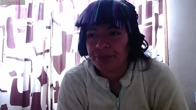 Snapshot of Acelinrose chatting on 08-03-26, 12:54 Acelinrose online show from 08-03-26, 12:54