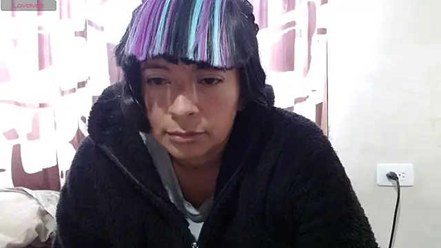 Snapshot of Acelinrose chatting on 08-09-26, 10:26 Acelinrose online show from 08-09-26, 10:26