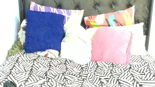 Snapshot of Dandelion_enigman chatting on 11-02-25, 11:18 Dandelion enigman online show from 11-02-25, 11:18