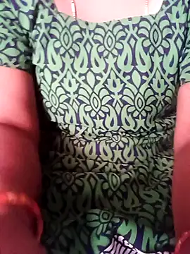 Snapshot of TeluguCuplehyd chatting on 10-07-25, 06:43 TeluguCuplehyd online show from 10-07-25, 06:43