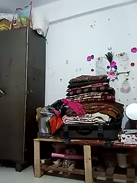 Snapshot of TeluguCuplehyd chatting on 10-23-25, 03:39 TeluguCuplehyd online show from 10-23-25, 03:39