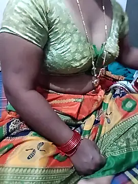 Snapshot of TeluguCuplehyd chatting on 11-19-25, 04:56 TeluguCuplehyd online show from 11-19-25, 04:56