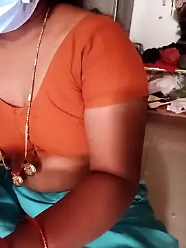 Snapshot of TeluguCuplehyd chatting on 12-03-25, 05:37 TeluguCuplehyd online show from 12-03-25, 05:37