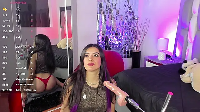 IsaDiiaz online show from 10-18-25, 04:15