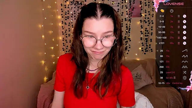 Snapshot of LinaBlossom_ chatting on 10-22-25, 02:56 LinaBlossom online show from 10-22-25, 02:56