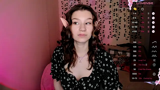 Snapshot of LinaBlossom_ chatting on 10-30-25, 08:16 LinaBlossom online show from 10-30-25, 08:16