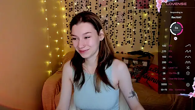 Snapshot of LinaBlossom_ chatting on 11-02-25, 02:58 LinaBlossom online show from 11-02-25, 02:58