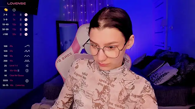 LinaBlossom  online show from 05-11-26, 06:08
