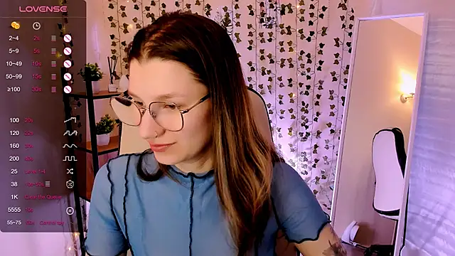LinaBlossom  online show from 06-12-26, 02:10