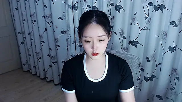 Snapshot of Niannian- chatting on 10-04-25, 03:10 Niannian- online show from 10-04-25, 03:10