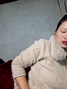 Snapshot of diamond-- chatting on 02-19-26, 07:48 diamond-- online show from 02-19-26, 07:48