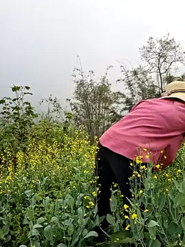 Snapshot of diamond-- chatting on 03-29-26, 12:21 diamond-- online show from 03-29-26, 12:21