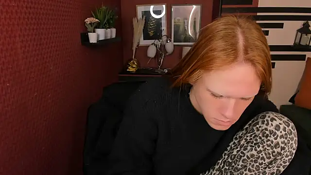 Snapshot of ChloeValentinee chatting on 11-12-25, 11:21 ChloeValentinee online show from 11-12-25, 11:21