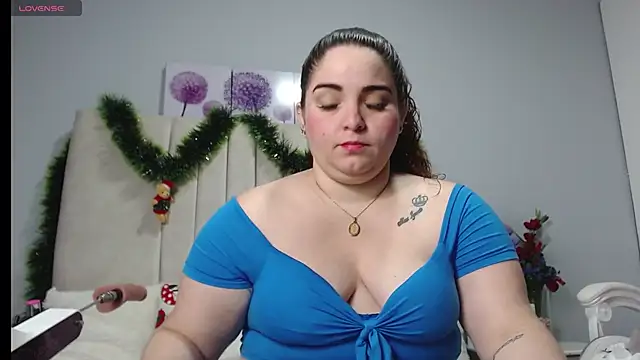 AmandaaWats online show from 12-20-25, 11:39