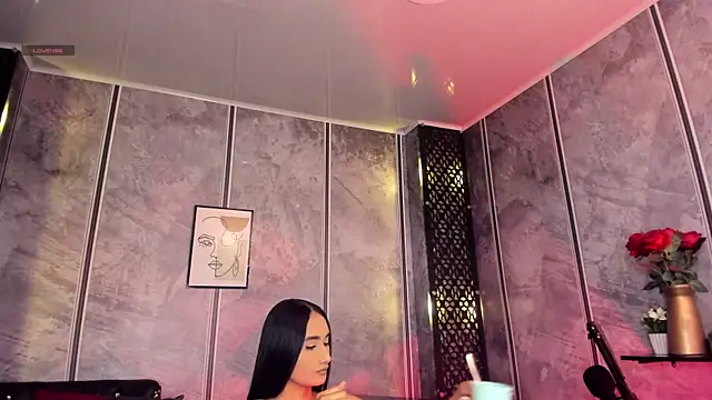 amaraa lewiis online show from 10-10-25, 12:15