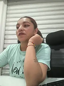 Alisson Stonee online show from 06-12-26, 04:22