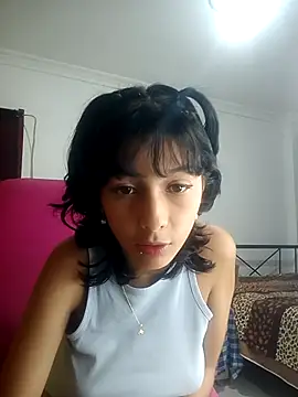 Snapshot of xoxo_milk chatting on 09-22-25, 03:47 xoxo milk online show from 09-22-25, 03:47