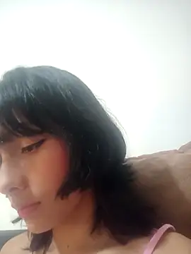 Snapshot of xoxo_milk chatting on 09-27-25, 04:23 xoxo milk online show from 09-27-25, 04:23